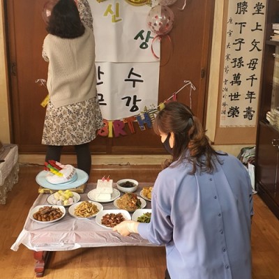 03/23 재가노인지원서비스 이용자 만수무강 생신잔치 이미지